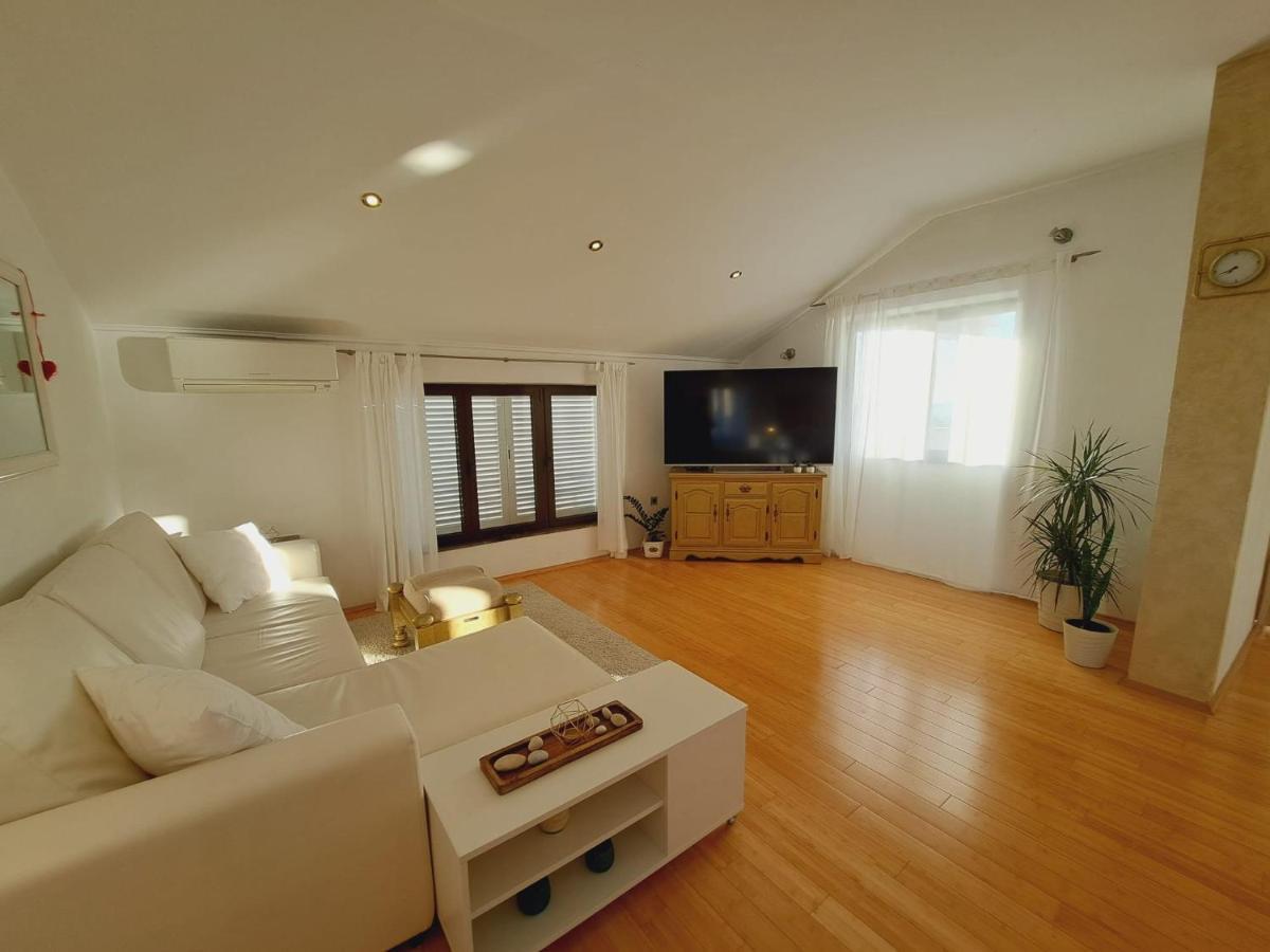 Apartments Ana Zaboric, 50 M Od Sljuncane Plaze 外观 照片