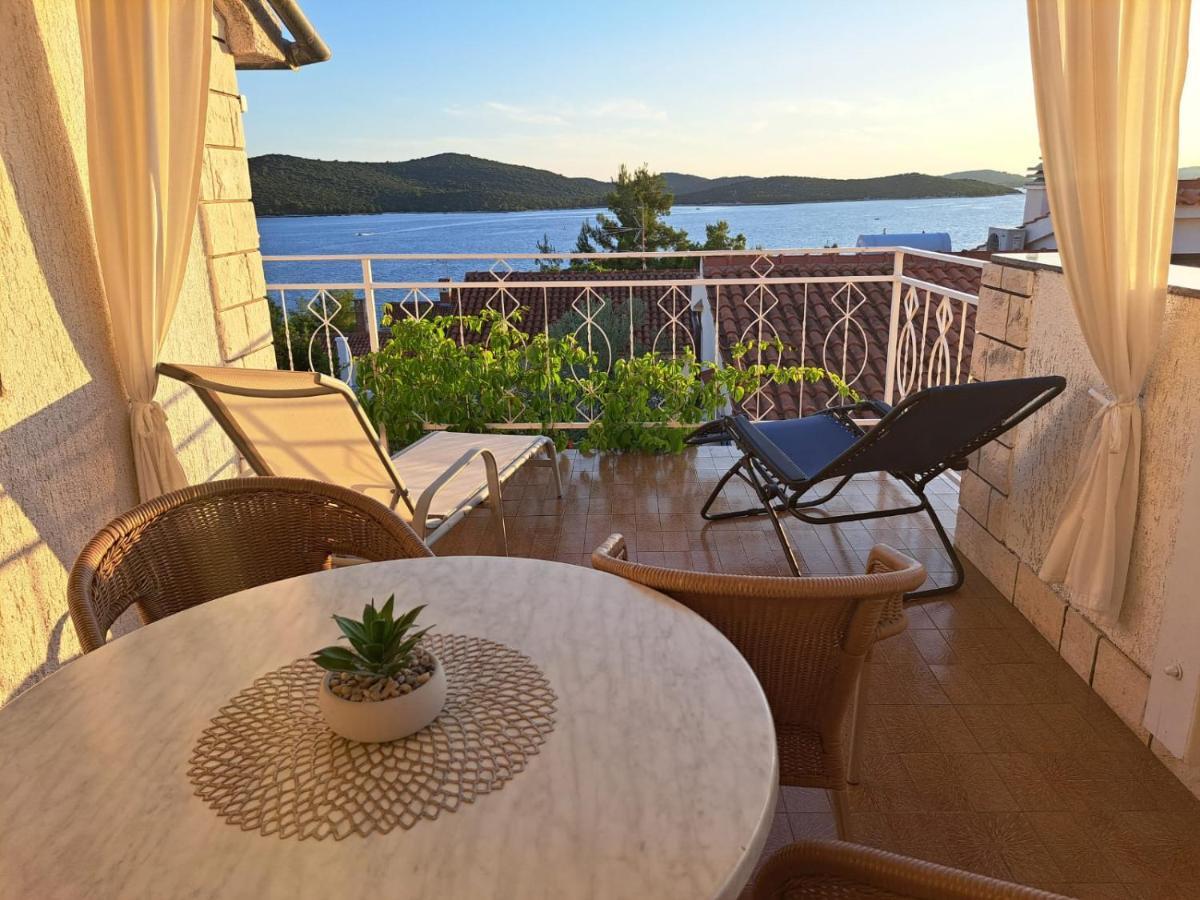 Apartments Ana Zaboric, 50 M Od Sljuncane Plaze 外观 照片